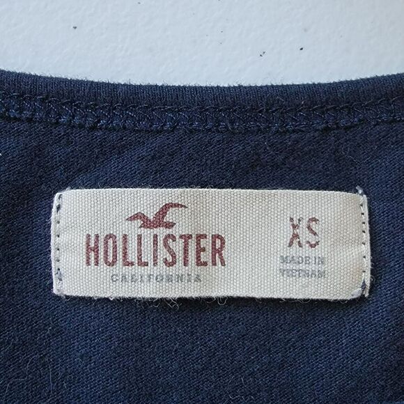 Hollister Sharkbite Top‎ Juniors Sz XS Navy Blue Logo 3/4 Sleeve Knit Shirt - Picture 6 of 6